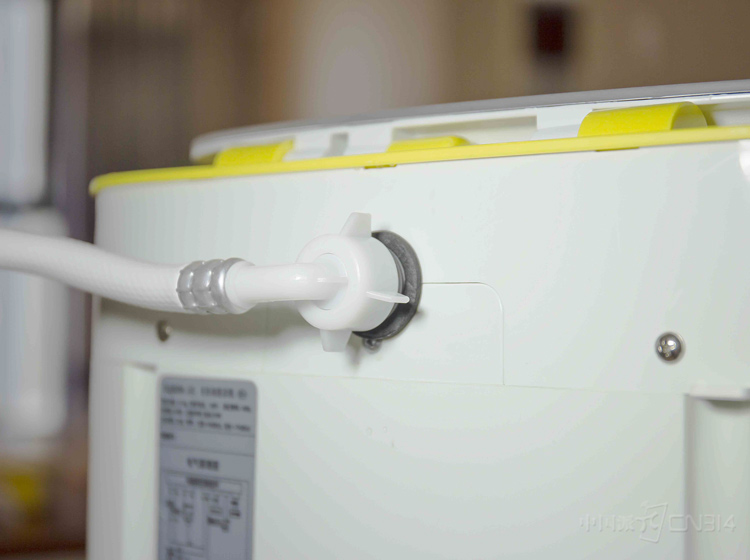 ��һ�� ��ϴ�»��϶˵Ľ�ˮ�ں��������ˮ��ͷ���ӣ��ڶ�����ˮ�ܺ����������ˮ�����ӣ���װ�÷����������������ϵ�Դ�Ϳ�ʹ�á�