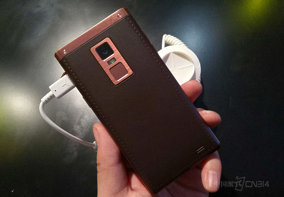  ���������W909���������˾���ķ�Ƥ���������������Դ�������ֻ����ָУ������ֻ�����ȥ��Ϊ�ߵ�����Ƥ������������������ָ�ƣ�����Ϊ���㡣