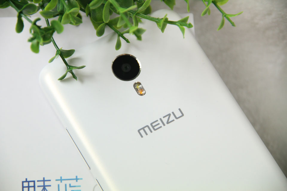 ������MX5�������һ������Խ�ģ�飬LogoҲ�ǲ��õ�����ȫ��Logo��