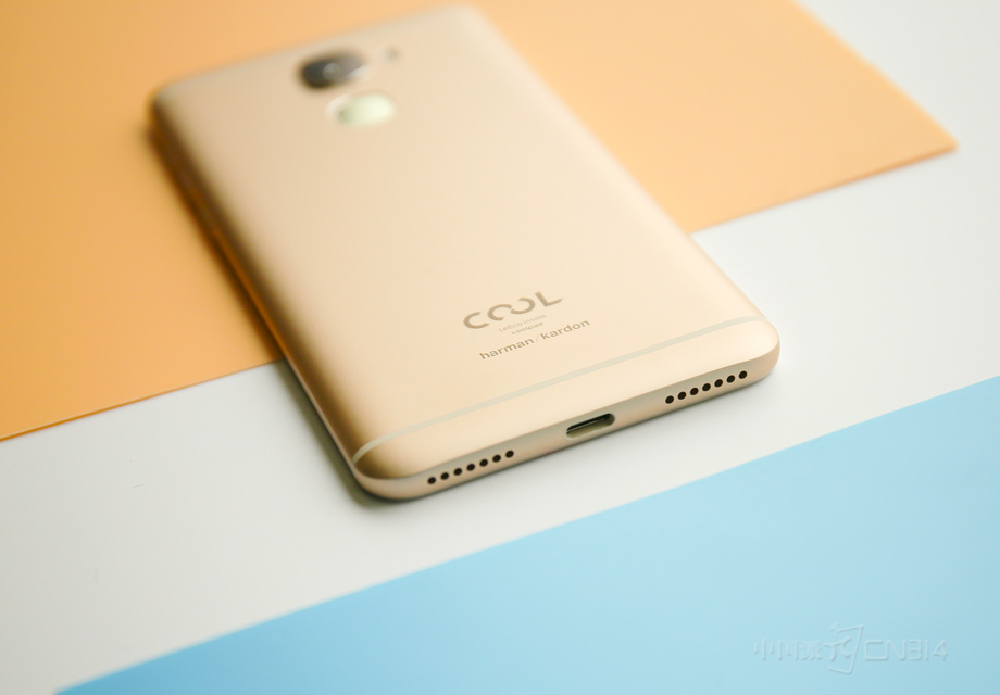 ���ɸı���S1�ײ�ʹ�����ڽ���������еĶԳ�ʽ��ƣ���Ȼ��ʹ��type-C��ף�