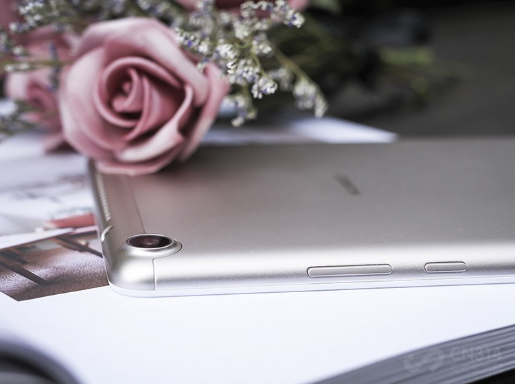 ��Ϊƽ��M5�ഺ�棨8Ӣ�磩�Ļ����Ҳ����������ڰ����͵�Դ���������⻹���������е���˷磬ҵ���״�4��˷�ʰ�����������Խ���5�׷�ΧԶ����ʰ����