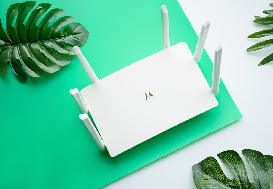 һ��ͨѶ����Ħ��������������ɫ��M����״Logo�����Գ�������ĸ߹�