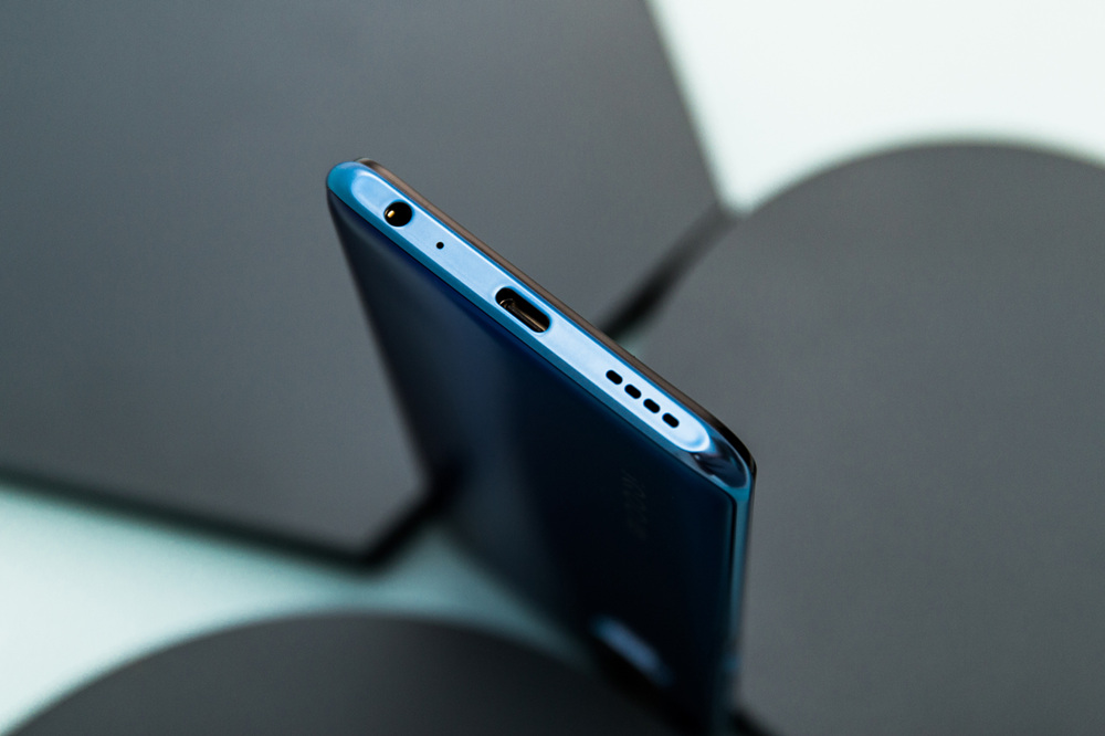 iQOO Z1xĵײUSB Type-Cӿں3.5mmӿڡ⣬iQOO Z1x ֧33W FlashCharge似5000mAhĴ33 WʵFlashCharge 似ɻճûʱǡ