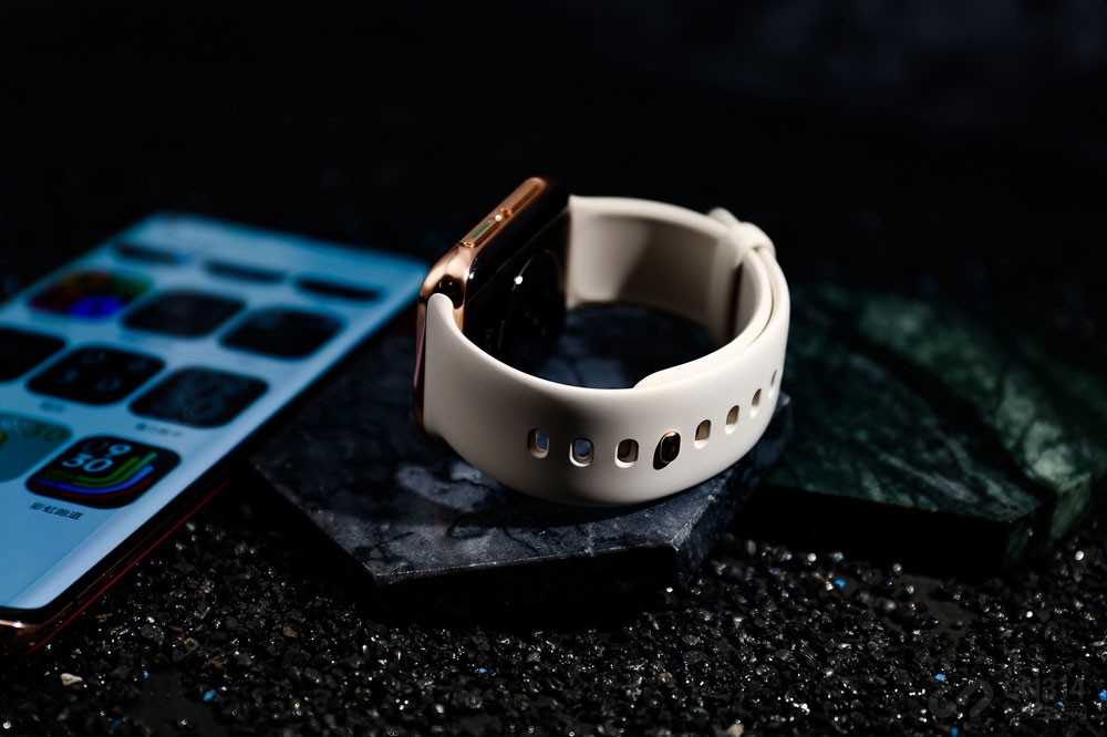 ˵Ӳ棬OPPO WatchȻֱˣúApollo˫оƬ˵͹ܣʹõͬʱʵ21ĳģʽҲܼ40Сʱó硣