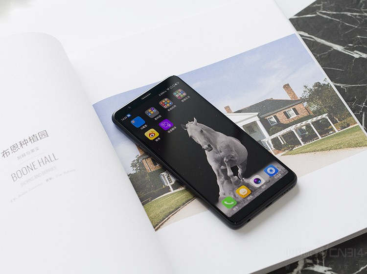 360�ֻ�N7 Liteӵ���������ÿ�ѡ��4+32GB��1199Ԫ��4+64GB��1499Ԫ��6+128GB��1799Ԫ�������Ʒ���������ͷ����ֻ��ǡ��ֻ�Ĥ�Լ�360 DM2018 ��������һ��͹�Ը��Լ۱ȣ���������û���Ҫ��������Ʒ�ʵ�ǧԪ���콢����