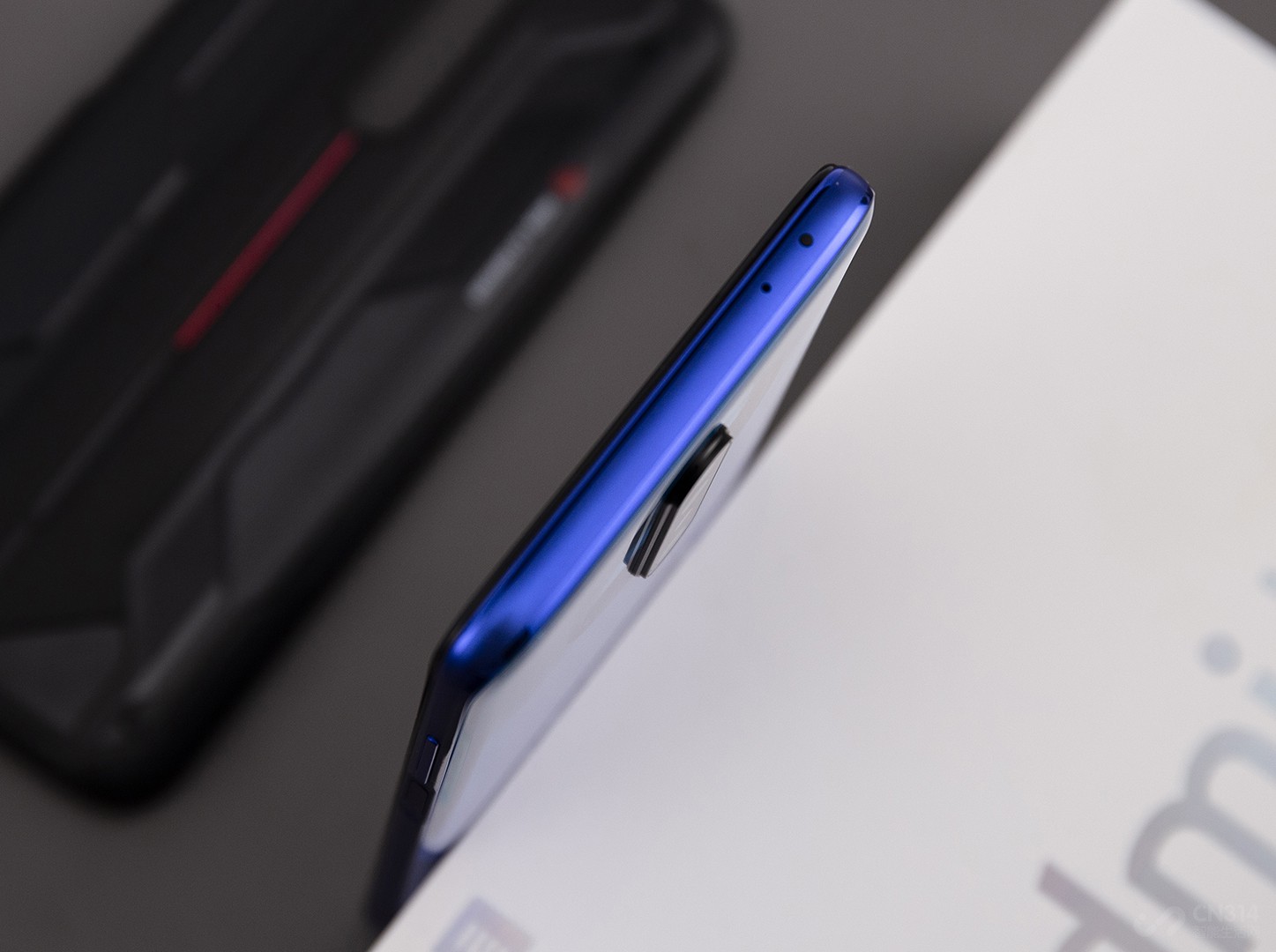 ֵ��ע����ǣ��������˽�����˷����⻹�����˺��⴫���������ǹ�ȥС��ϵ�ֻ������ܻ�ӭ�ļ���С����֮һ���������Ƽ��еĵ����ǳ����㡣����Redmi�Ƴ����еͶ˻��ͺ�Щ��û���˺��⣬���Է�˿�Ƕ����ĺ����ܸߣ������K30�����ڲ���ȱϯ��