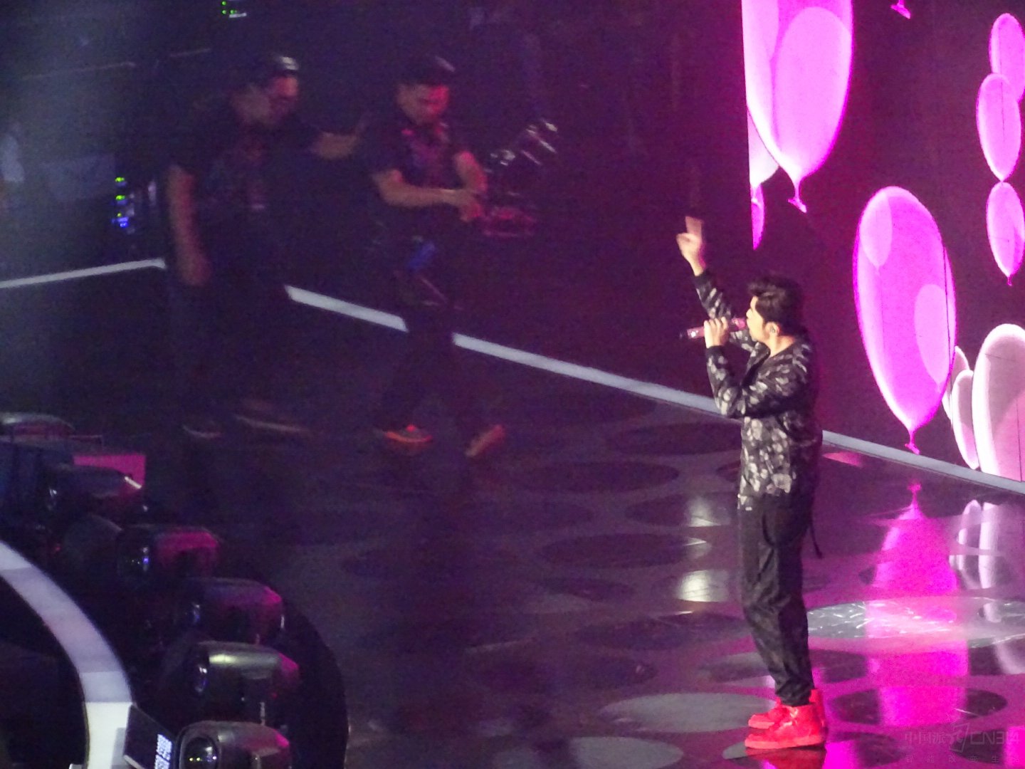 �������ĵ�һ�׸���ǡ�Now You See Me��������ȫ���˷����죡