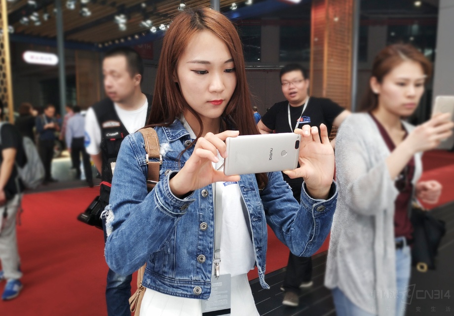 ��λ��Ů���ռ����ܺã�Ŭ����Z17mini���ظ��á�