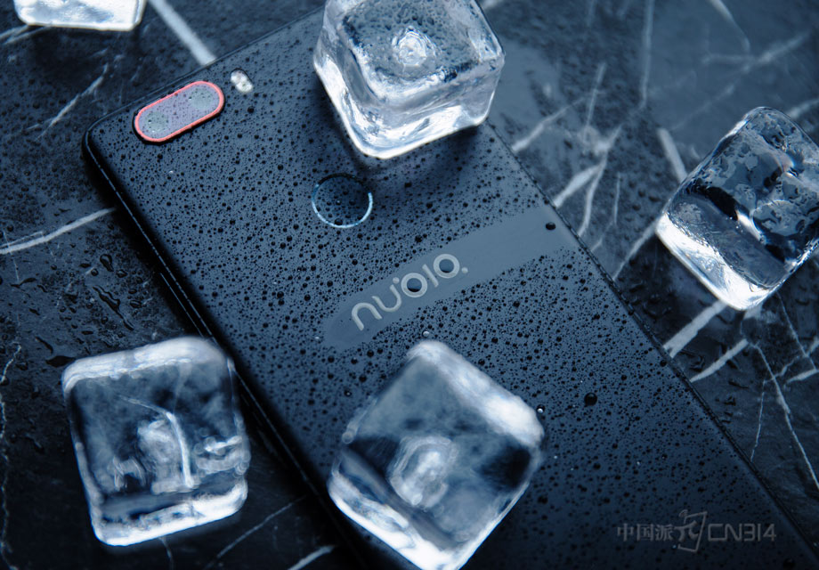 ��Ϊ�ֻ���Ӱ���쵼�ߣ�Ŭ����һֱ�������ֻ���Ӱ�ķ�չ����η�����Z17���Ǵ�����2300+1200������˫��ɫ����ͷ�������ٴν������Ʒ�������ֻ���Ӱ���۷塣