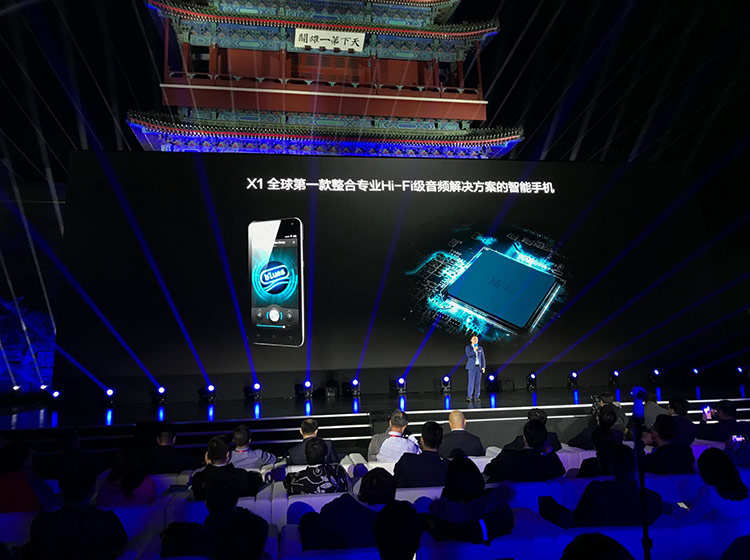 �ڲ�Ʒ��ʽ����֮ǰ��vivo����Xϵ�н����˻عˡ����У�vivo X1��ȫ���һ��רҵ��Hi-Fi�ֻ���