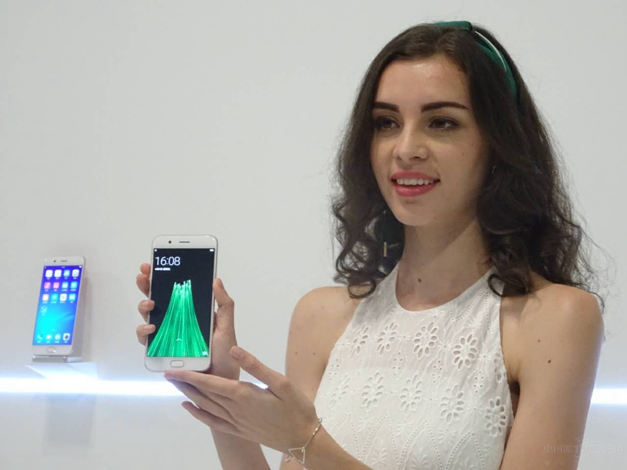 ���������ĸ���ֵ��Ů�����ֻ���˭���˵��Ͽ��ֻ���������OPPO R11һ���ӡ������������Ȼ�Ƿ���������ǡ�