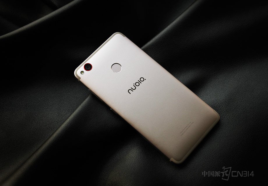 Ŭ���� miniS����һ�廯�����������������õ��ʸУ�����ռ�ȸߴ�98%��