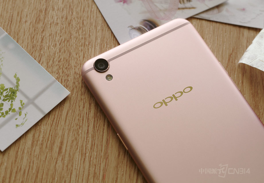 ϸ�ĵ����ѿ����Ѿ������ˣ�R9�Բ���������ʽ��ƣ���Ȼͬ�������Σ�ͬ�����ź����������OPPO��ע����ɫ���е��������۽������Ǻͷ�ɫע�������Ų���ͻأ����������ͷ������Ҳƽ���˼��ֱ�������ζ��