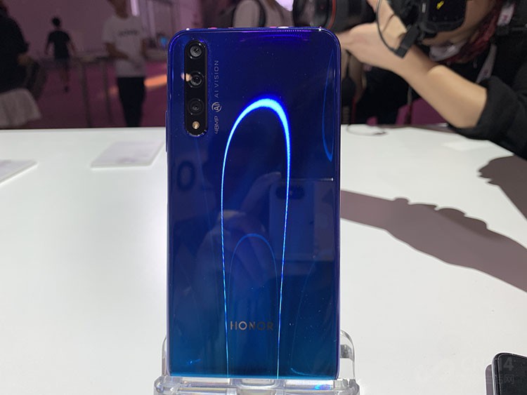 �������������2.5D����������ƣ����϶��еĵ����������ڹ����ҫ���������ƺ��������Ĺ�Ӱ������