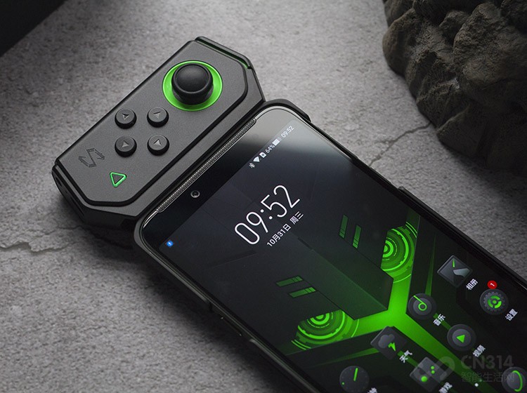 �ֱ����õ�����װʽ������ƣ�����������Ϸ�ֻ����챣����һ��ʹ�ã�������������Ƿǳ�С�ɵģ�����40G���ң������û�Я����