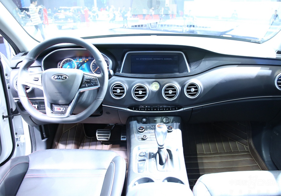 �ر����п�̨�����Լ�Բ�γ������ơ�