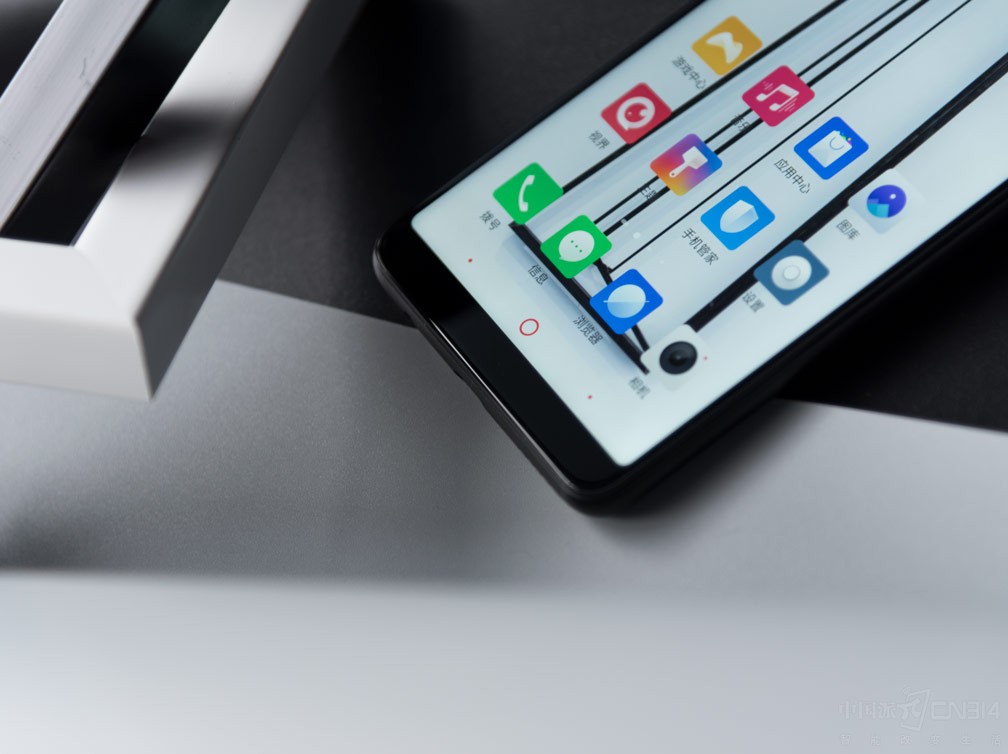 ��Ŭ���Ǳ�־�Եġ�С��Ȧ�������ڸû��б��趨Ϊ���ⰴ������Ȼ�������˵㾭��ζ�����������˻����²��Ŀռ�ռ�á���������ռ�ȵ���ʵ��ʵ�ġ�