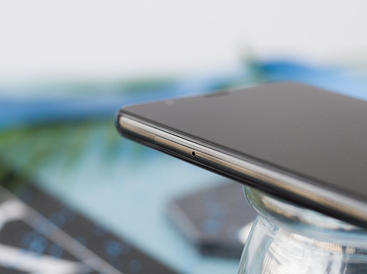 ��Ǵӽ������ɲ�������N7 Lite��������N7����10g��180g�����ض�һ��4050mAh���ص��ֻ����Ի��ǲ����ĳɼ���