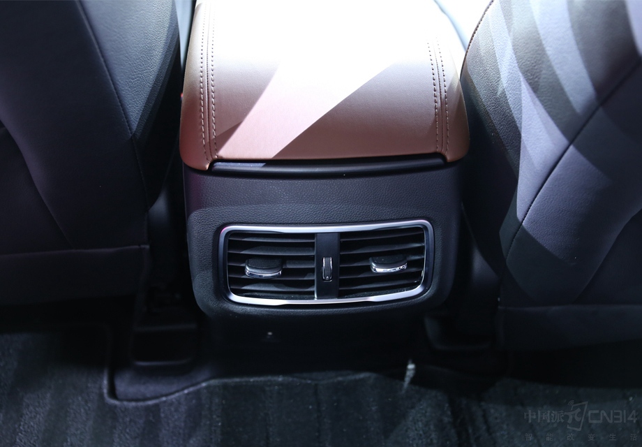 ���η��棬����GS7�������п�������ʻϯƫ�ƵĲ��֡�