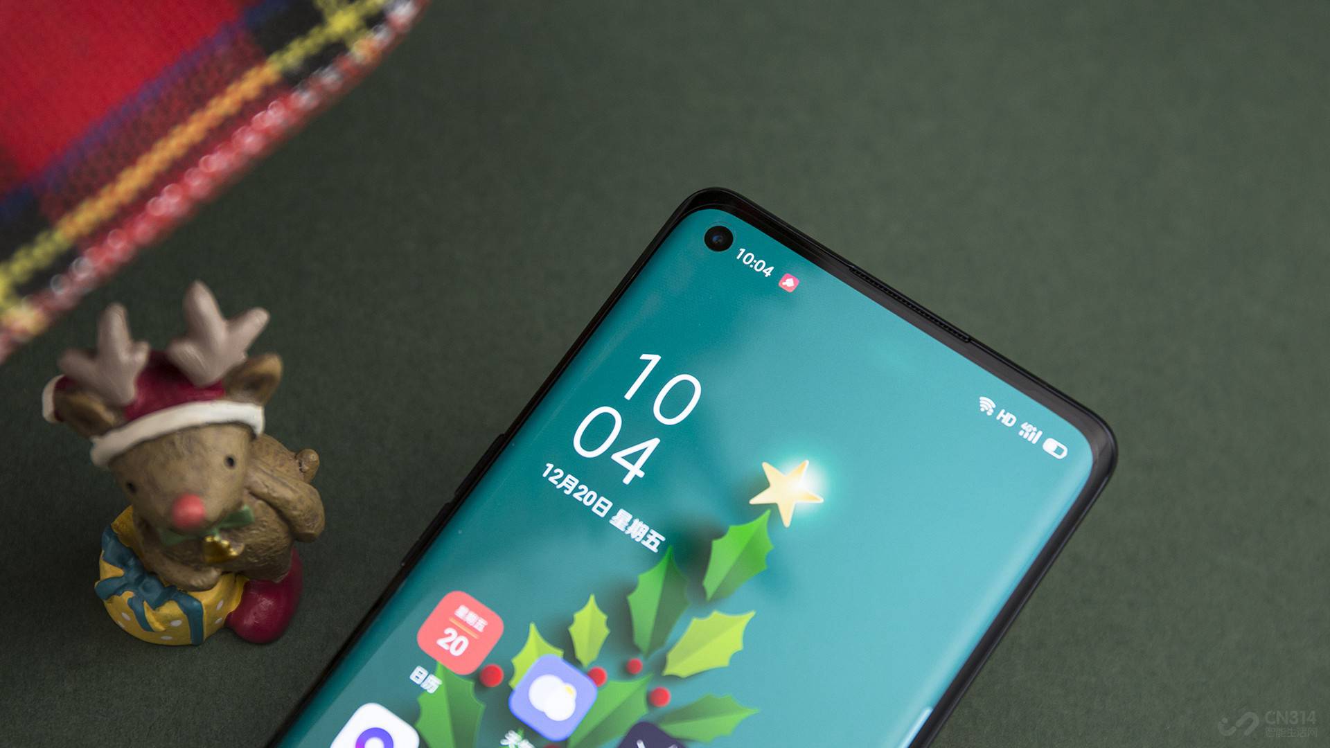 OPPO Reno3 Pro�ϴ�����͸¶�ų��⣬��������������ϡ�OPPO�״β������ڿ�����ƣ���һ����ڽ����°�����콢�����ϸ���ر����ã�Ҳ֤�������������߶Դ˵Ľ��̶ܳ��Ѿ��ĸߡ�Reno3 Pro�Ŀ׾�����3.92mm��������Ļ�����ϽǼ�������Ӱ�쵽�й�Ч����