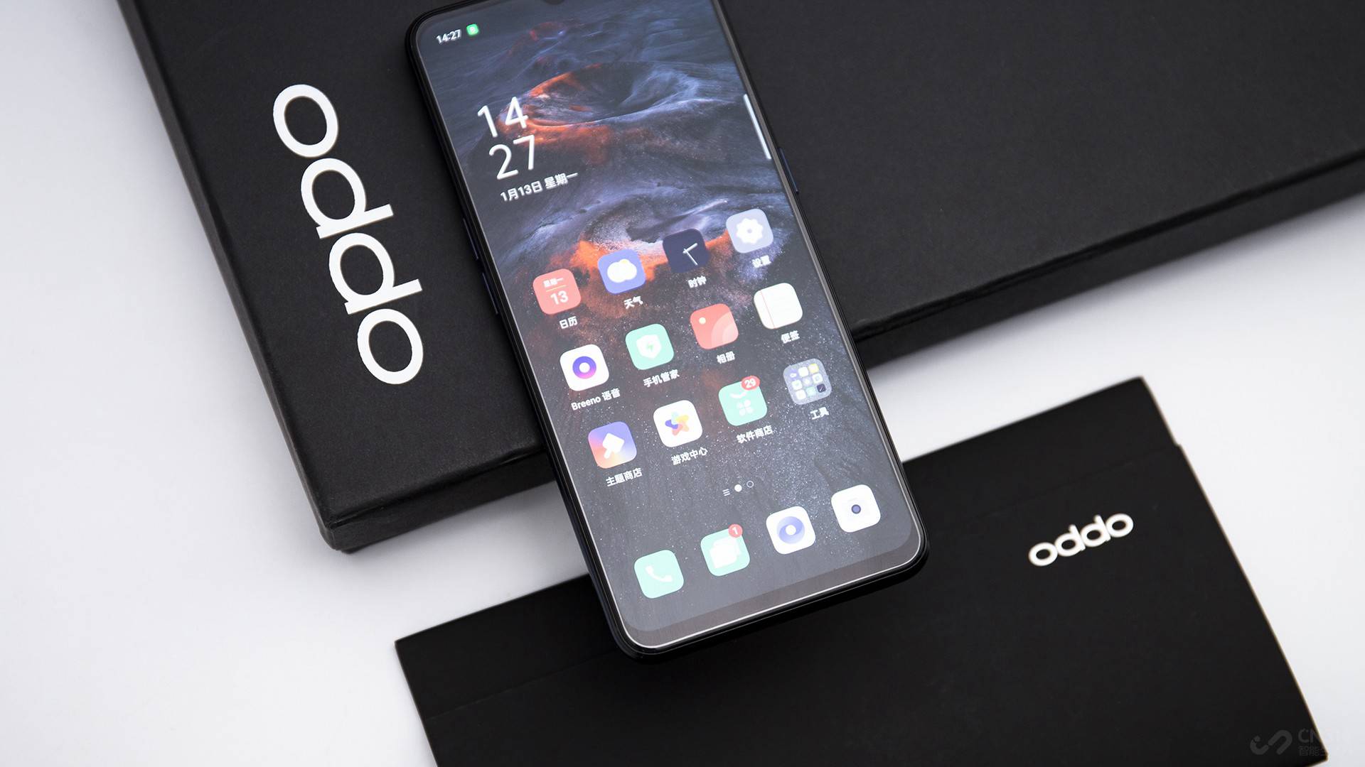 Reno3����Ļ���п�������������ɲ����ӳ֣��ṩ�˸���ȫ�ܵ���Ļ���������ճ�ʹ�ø��ӵ���Ӧ�֡�