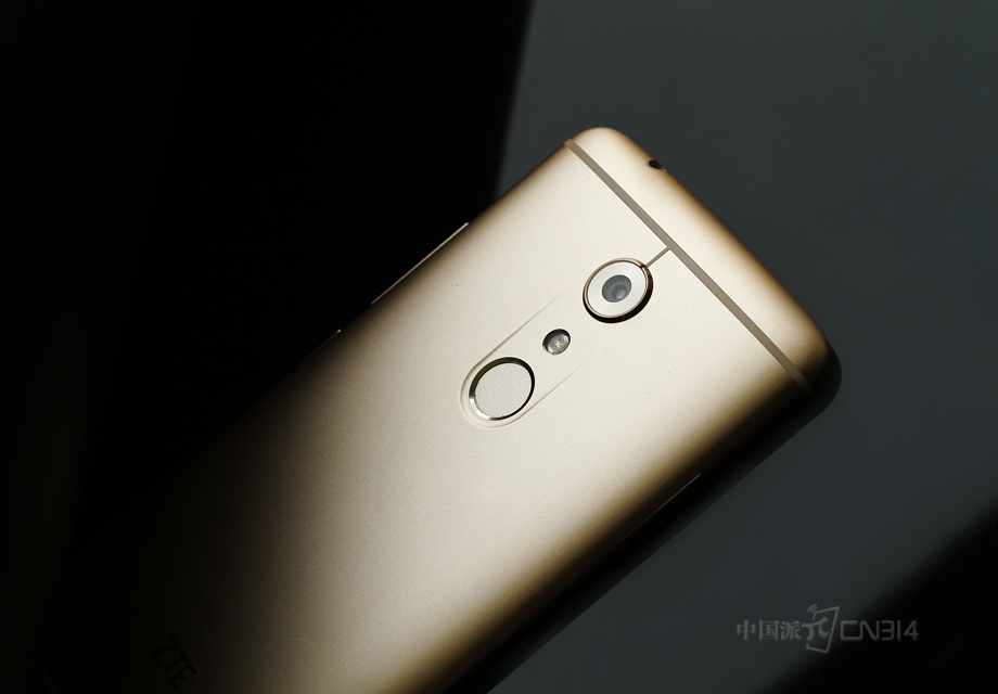 ���7��ǲ��ý������ʣ������������ʸ߹�ָ��ʶ�𰴼�����˰��۴�����2000����������ͷ��Χ�н��������������߽��ġ�