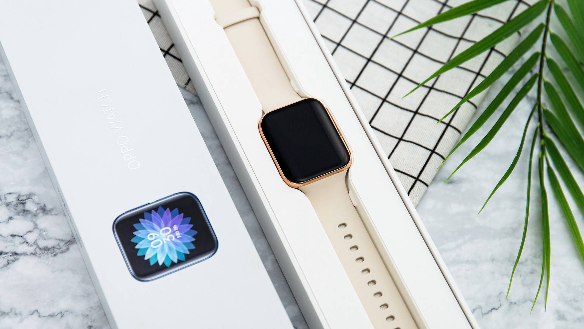 ۷OPPO WatchǰһĵطˡȻ˵ֱͿû̫ı䶯ռ䣬OPPOΪע˴Ѫ3Dָзǳ󣬶ӾϻΪһ壬ֻҪƳһ۾ͻֽᷢ벣ںϵĸо