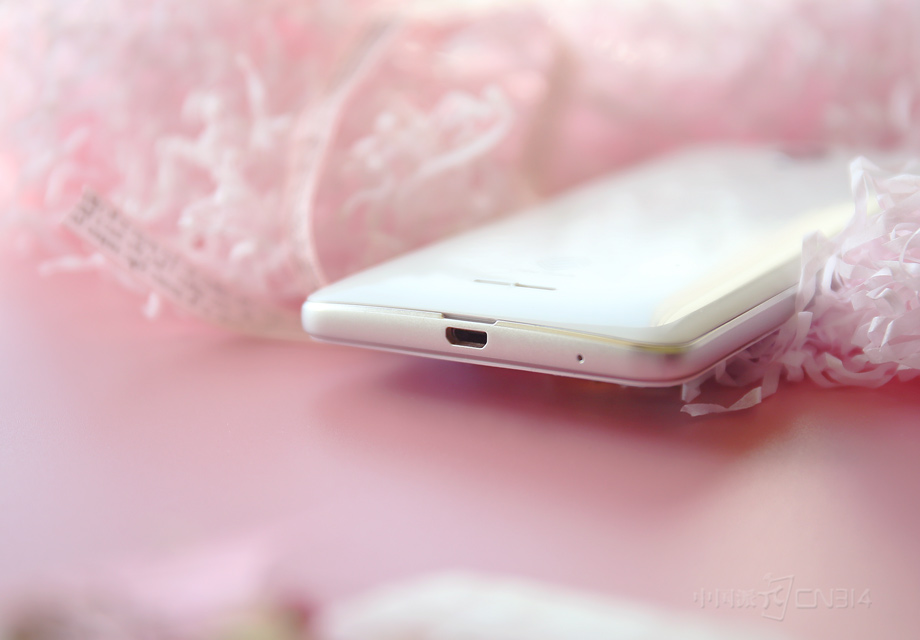 �����ײ����Ǳ�׼��USB�ӿڣ���ͨ��ʰ����˷硣