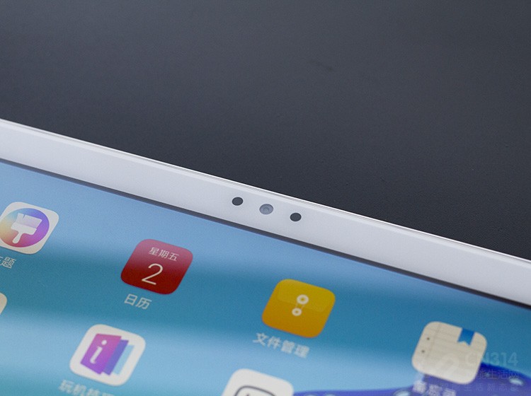 ƽ�嶥����ǰ������ͷλ��ƽ��������ߣ���������ֱ��Ǿ��봫�����͹��ߴ��������ǳ�����