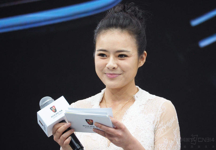 �Ը񲻹���������ʼ��չ¶�Ų��õ�Ц�ݡ�