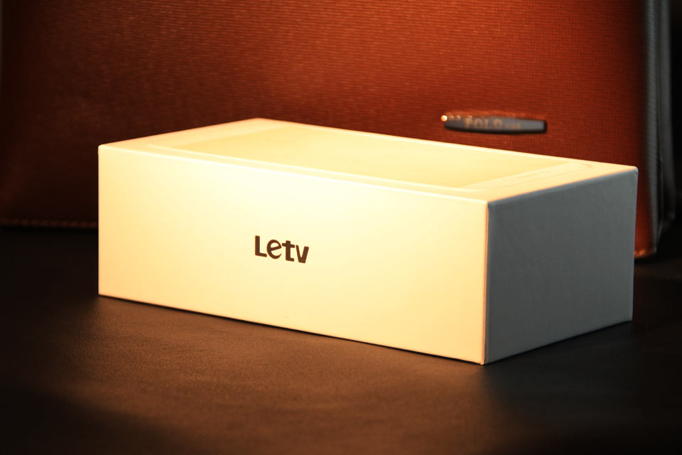 ����1s�İ�װ���ü�����Ʒ��������ɫΪ��ɫ��