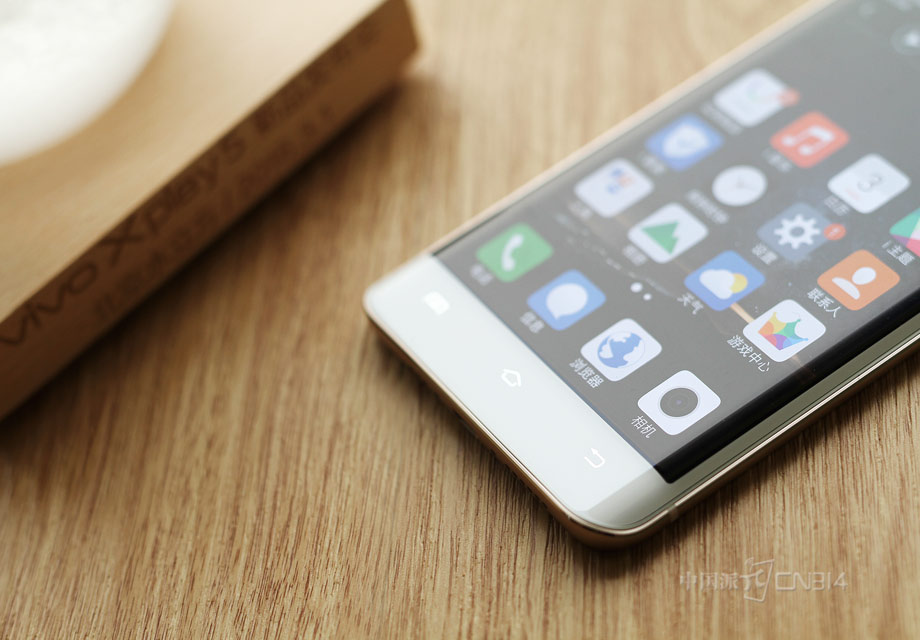 ��Ȼ�ˣ�����˫������Ƶ��ص��⣬vivo Xplay5������������Ի��Ǳ����˼���ʽ�ķ�񣬶�������ͷ����Ͳ�ʹ��������豸һӦ��ȫ������������vivo�����İ�׿��������������