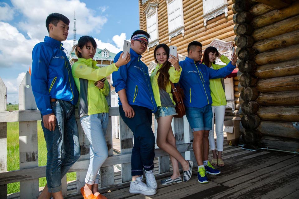 vivo Xshotӵ򵥵㷽ʽḻ㹦ܣһûvivo Xshotһ̨ͿĳƬֻӰʦ쿵ֻvivo Xshotһ̨ȵӰӰˮƽΣvivo Xshotʼѵ㹤ߡ