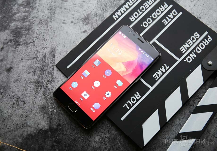 ����������OnePlus 3T���ص���������֮һ��ǰ������ͷ���õ���1600����������3P8SP�������������������Ϊ1.0��m��ϲ�����ĵ��������и��ˡ�