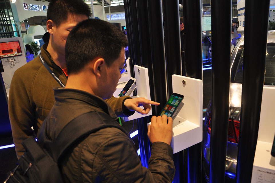 ����ڡ��ƻ��������������������ð�����OS�������ֻ���Ȼ�����׽��û�|������������ϵ