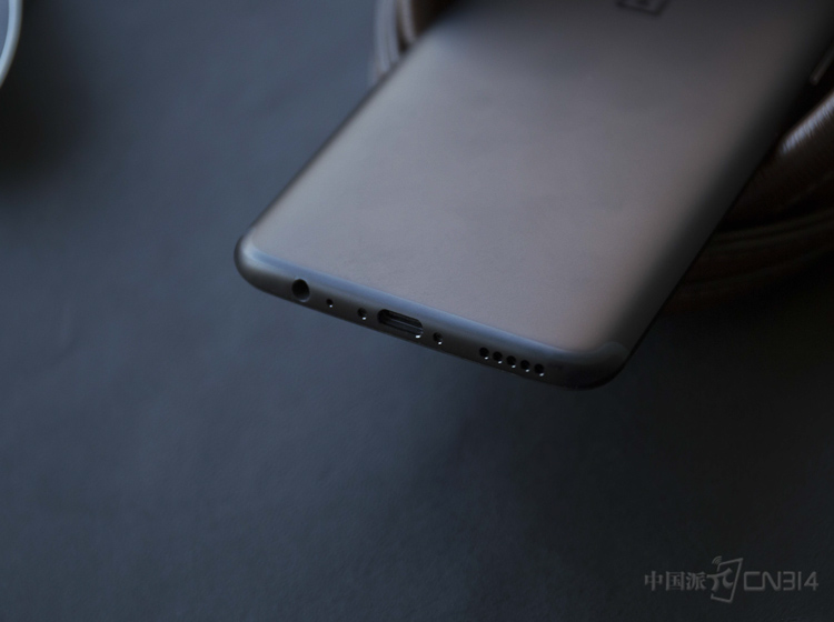 ֵ��һ����ǣ�һ��5T��Ȼ����3.5mm�Ķ����ף����ֲ����ͺ�һ�ӡ�