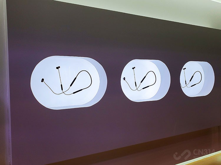 ���Ҫ˵���ǣ�һ���ڱ��η����ỹ�Ƴ���һ���ƶ�2����������֧��Aptx HD������Ƶ������֧�ֿ����Զ���Ժ�˫���л������豸��������Warp���������5.0�����Լӳ֣��ۼ�599Ԫ��Ҳ��һ��ǳ������Ĳ�Ʒ��