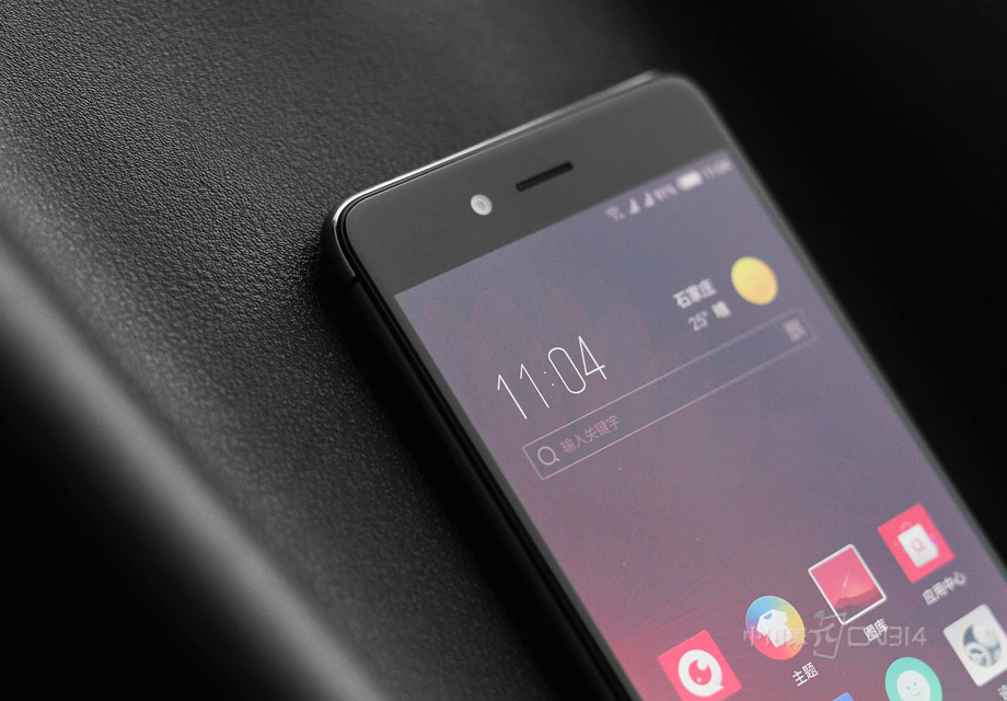 Ŭ����Z11 mini���ɲ�����5������ƣ������Ϸ���һ�廯���л��Ƿǳ������ġ�