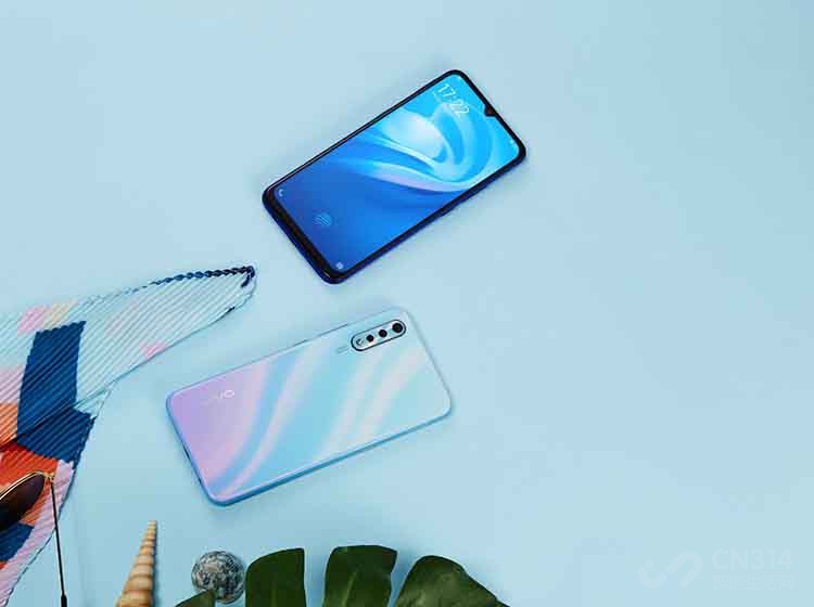 ��ȥ�İ���vivo��ǧԪ��λ����ƵƵ��������ʲ�Ʒ��һ����ػ���û������������iQOO Neo��Zϵ�е����������û��Ļ��ͣ�Yϵ��һֱ���ֽ�Ϊ�͵��������һ������е�vivo Y7s��Ȼ�������û������й�ע��ȡ�������Ȼ����ѧ��У�������ǿ�����ۺ������ศ��ɣ����и���ֵ�����С���Ȥ����꡹������һ�����ġ�