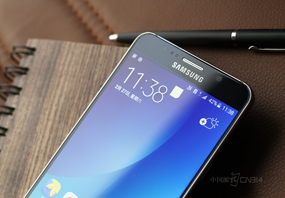 ����һ��������Galaxy Note5����ǳ��࣬���ٽ����ǳ����Ӳ�����������������˵�������涼����������˲������ʣ�����������������ͷ����Ӧ�������ðڷŵ�Ҳʮ�����롣