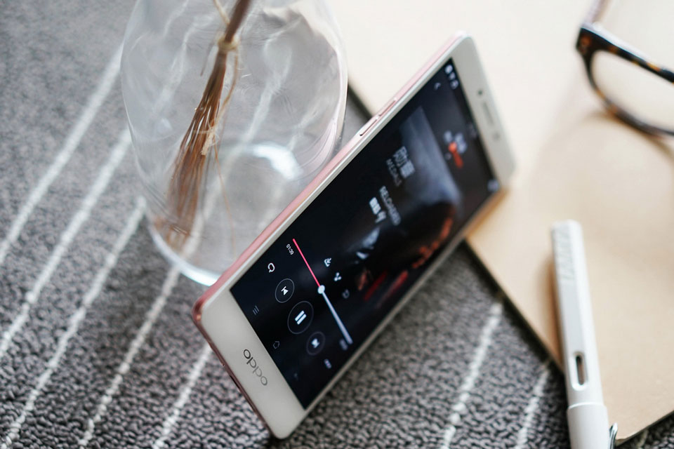 OPPO R7sõ���ɫ�����ܴ��û�����������ط���õ���ɫ��������Ƽ��еĽ������ʻ����ۺ���һ�𡣴��������ա�ˮ�����������������ϣ�����������ǿ�����������ᣬ������һ��������