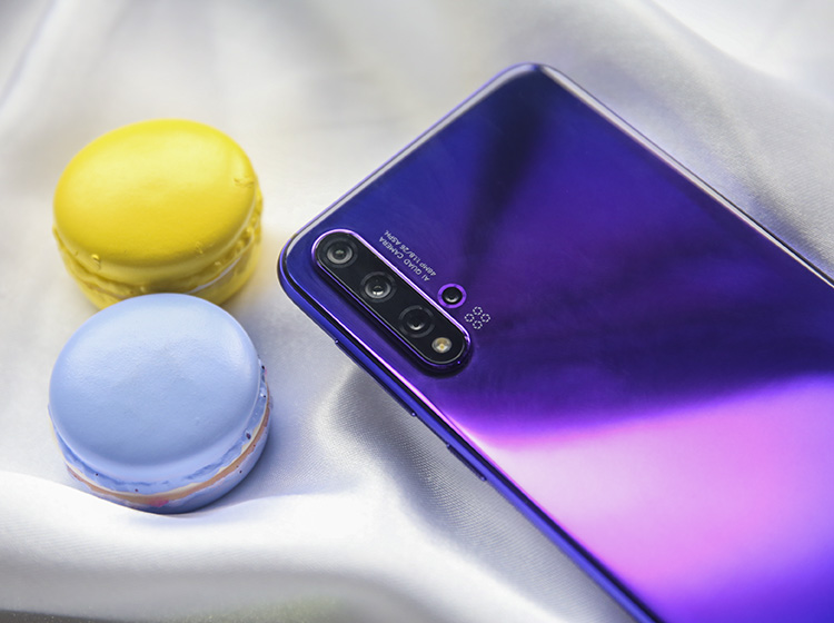 Ŀǰ�����ϵ��Ź���ɫ�кܶ࣬����nova5 Proȴ��������һ�����ڲ�ͬ�ĵ�·����������ΪԴͷ���ͷų�����״�Ĺ�Ӱ����ͬ�Ƕȿ���ȥ��ӰҲ��֮�仯��ӵ�зǳ��ߵı�ʶ�ȡ�