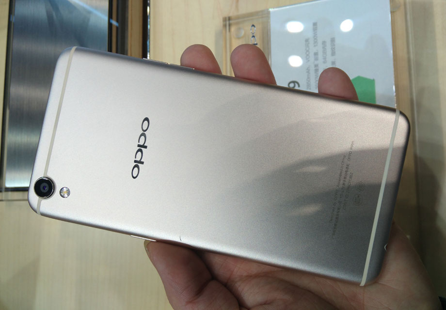 ��ȻOPPO R9 plus����õ������ɫ֮�⣬���д�ͳ����������ɫ��