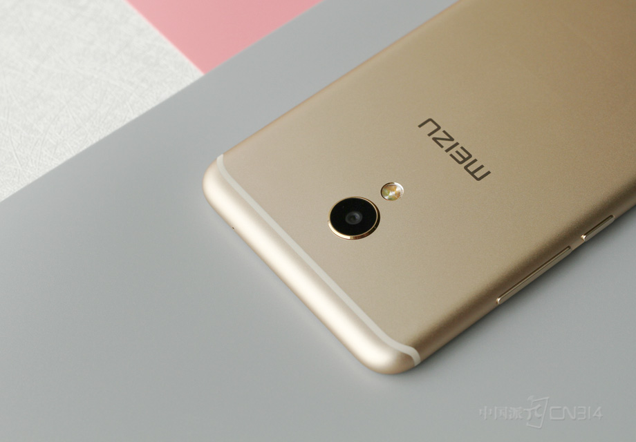 ����MX6�Ķ����߿�ֻ��һ��������˷磬�䳬���Ļ�������ӣ���������Ƭ�¾������ɡ�