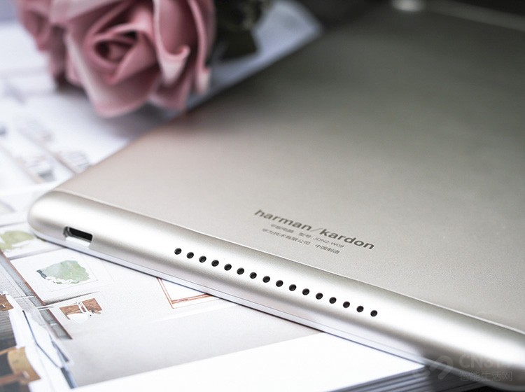 ˫�����������öԳ�ʽ���֣�����ʱ������λ����Ļ�����࣬����������������������������Ч����