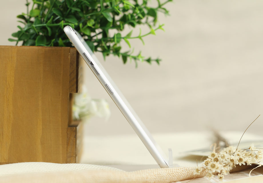 ������N1�Ҳ�ͬʱ�����˵�Դ���������Ӽ��������������߿�ͬ���Ĳ����빤��֮�⣬���Ҷ�ʹ���˵��бߴ�����ͬʱ��߿�Ĳ���Ϊ�������Ͻ�ʹ������ɰ���գ����е�ĥɰ�ʸи��������Ƽ�������ĸо���