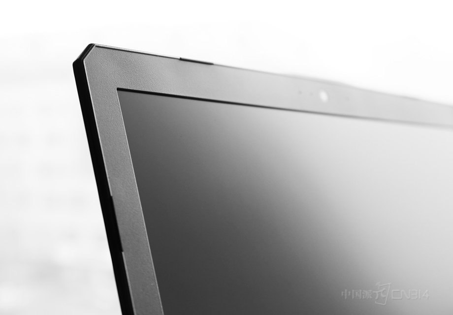 ���Կ����û��ı߽Ǵ�ĥҲ�ǳ����ģ�û�����۲�Ʒ�ϵ�ë�ڸУ�