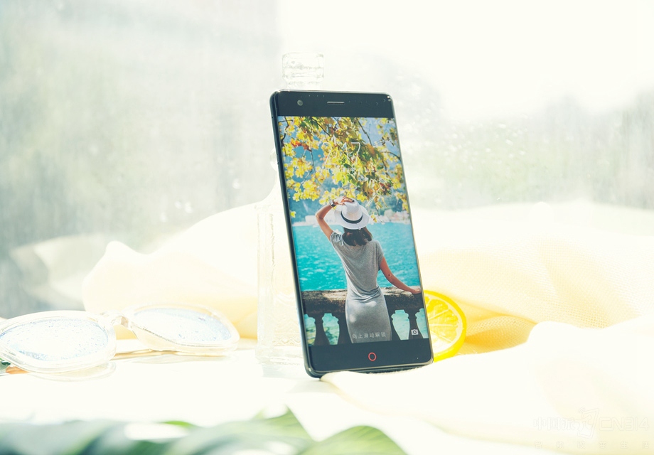 Ŭ����Z17����������835��Ѫ�洦����������Ŀǰ��ǿ���ֻ���������Ŭ����Z17��ȫ���һ������835������+8GB�˴��ֻ���ʹ������ȷʵ�ǳ�����������ȫ�о�����һ˿���١�����������ҫ����������������������޵��֣���ֱ����Ϸ֮����