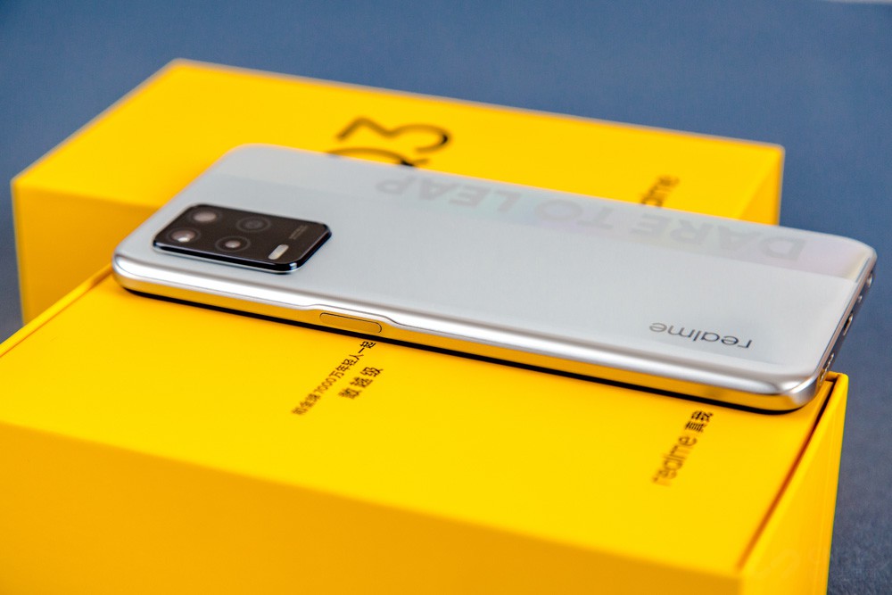 张扬不羁更加年轻 realme Q3迷幻银图赏 realme Q3,真我Q3,realme荧光