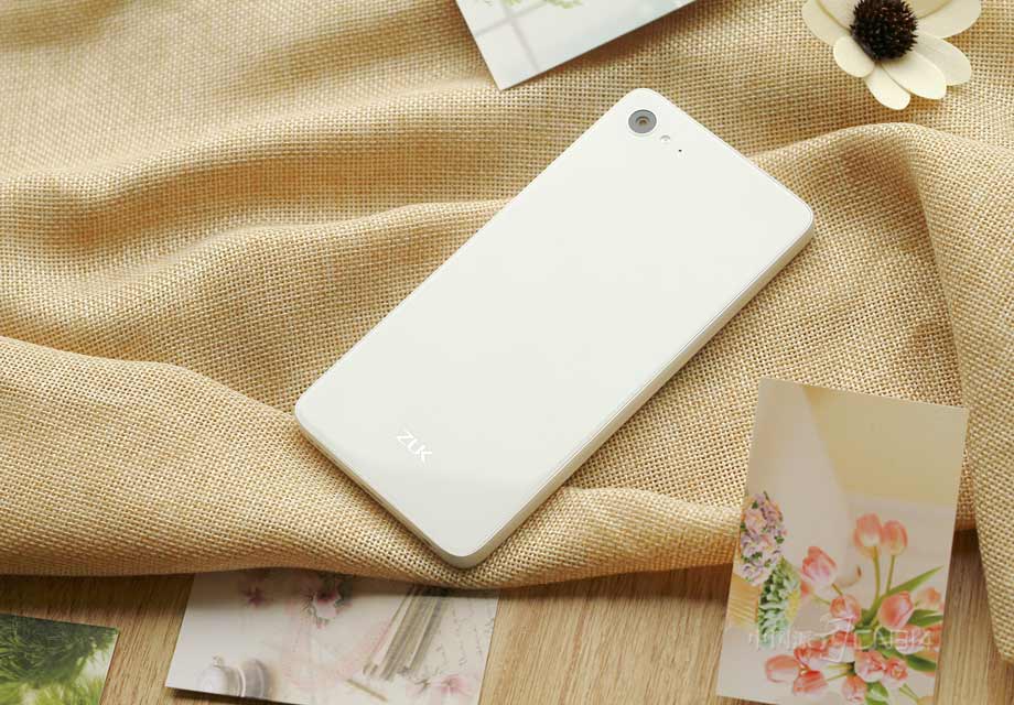 �ֻ��ı���ͬ��Ҳ�ǲ���2.5D������ƣ��������еĸо��ǳ�������